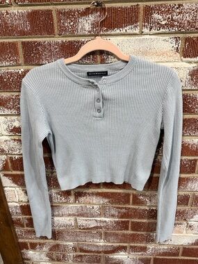 Brandy Melville Delilah Ribbed Cropped Henley Long Sleeve Preppy Minimalist